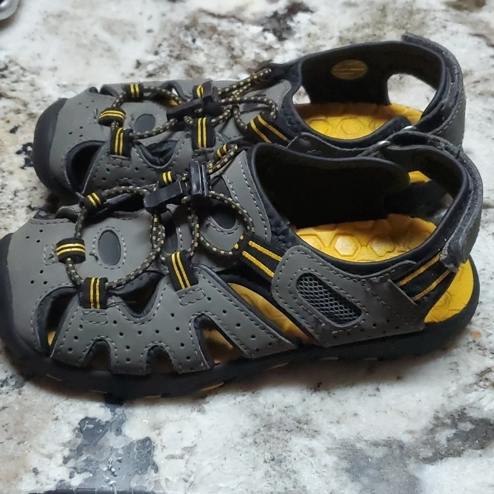 Khomnu Sandles Size 1 Yellow Gray Black Shoes Summer Boys